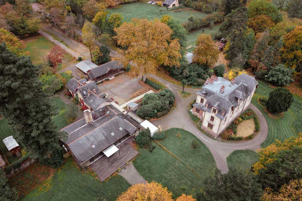Proche Saint Malo et Rennes domaine éco friendly avec château pour mariage écoresponsable respectueux de l'environnement dans la nature en ille et vilaine en bretagne près de rennes dans le 35