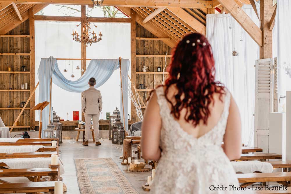 Photo de mariage hygge au haras du reuzel mariage thème cocooning - mariage de décembre en bretagne (35)